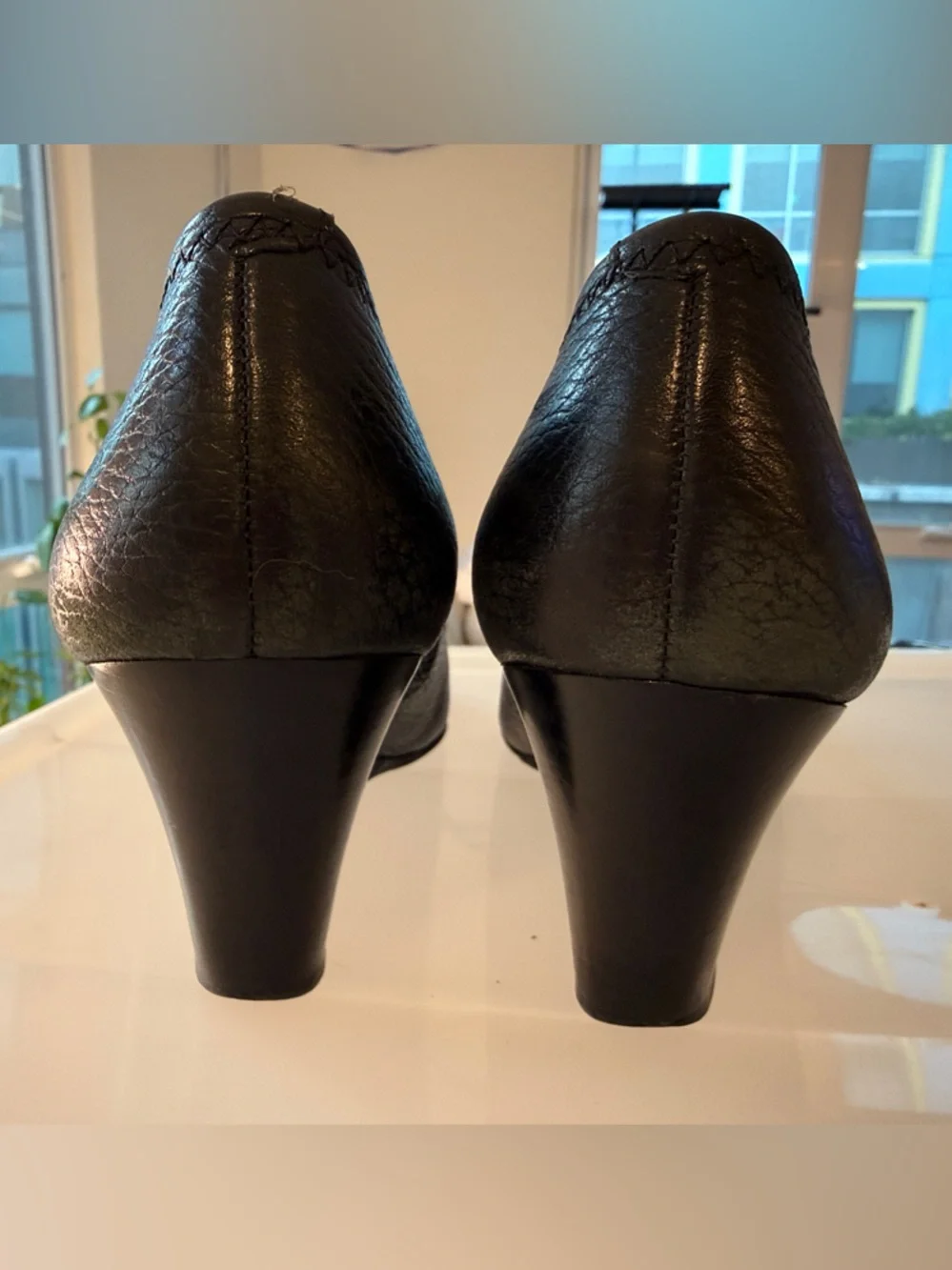 Tory Burch Black Pebbled Leather Wedge Pumps with Logo Emblem - Picture 3 of 10